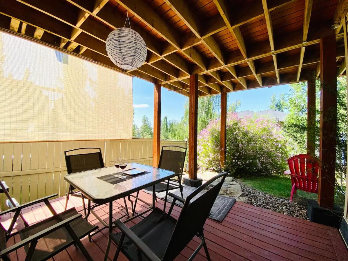 Private, Spacious, & Bright Home YYC 외부 사진